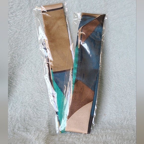 Pair Of Matching Mini Scarves - Picture 11 of 13